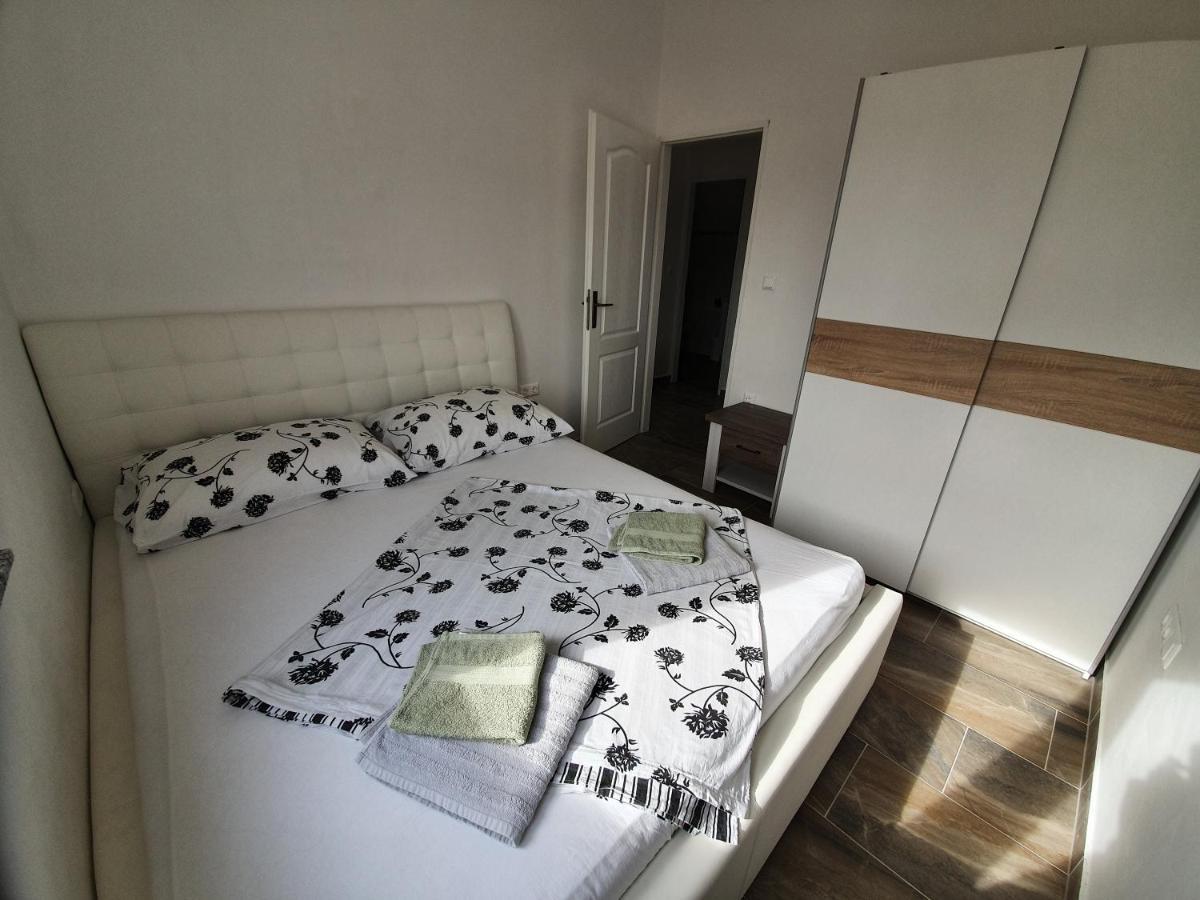 Apartments Ljubic Pag Town Dış mekan fotoğraf